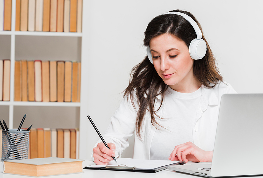 What are the most promising features of online learning?